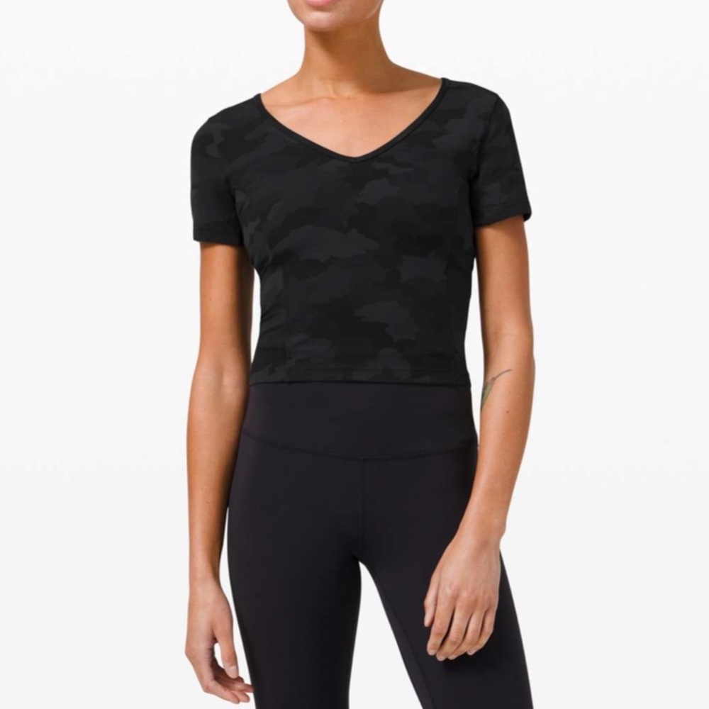 NWT Lululemon Nulu Yoga Cropped Short Sleeve Slim